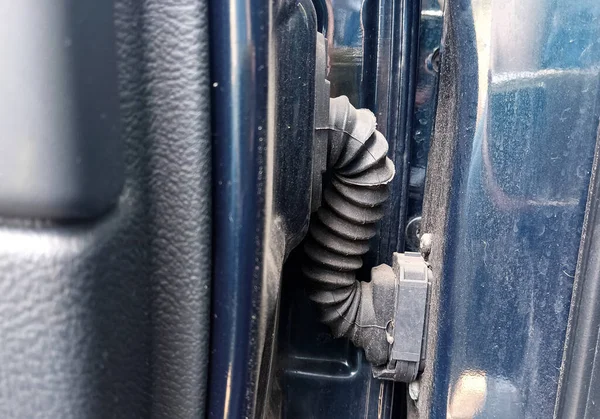 자동차 문으로 연결되는 기구가 — 스톡 사진