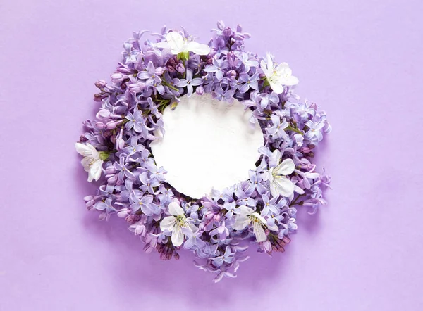 Flores Primavera Con Una Nota Papel Blanco Artesanal — Foto de Stock