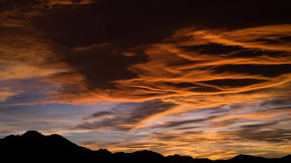 Episka Solnedgångs Färger Denna Närbild Ett Moln — Stockfoto