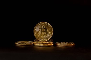 Altın rengine sahip bazı Bitcoinler şu anda popülerdir ve ABD Doları 'na kıyasla değeri artmaktadır. Ödeme, finans, yatırım ve ekonomi kavramları için