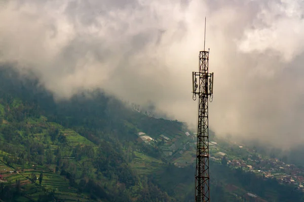 Die Basisstation Hat Unterentwickelte Gebiete Erreicht Das Signal Des Telekommunikationsnetzes — Stockfoto