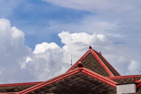 Στέγη Γραφείου Κορυφογραμμή Που Έχει Χαρακτηριστικά Του Yogyakarta Palace Καθαρό — Φωτογραφία Αρχείου
