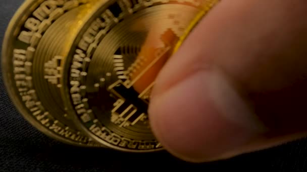 Χειραψία Κρατώντας Bitcoins Στη Συνέχεια Καταρρέει Απέτυχε Επενδύσεων — Αρχείο Βίντεο