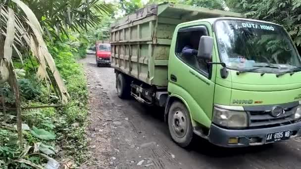 Magelang Indonesia August 2022 Convoy Trucks Transporting Sand Stones Volcanic — Stockvideo