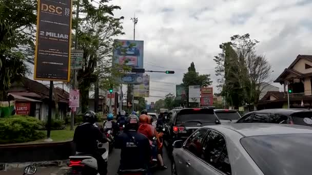 Sleman Indonesia August 2022 More Motorcycle Riders Stopping Traffic Light — Stock Video