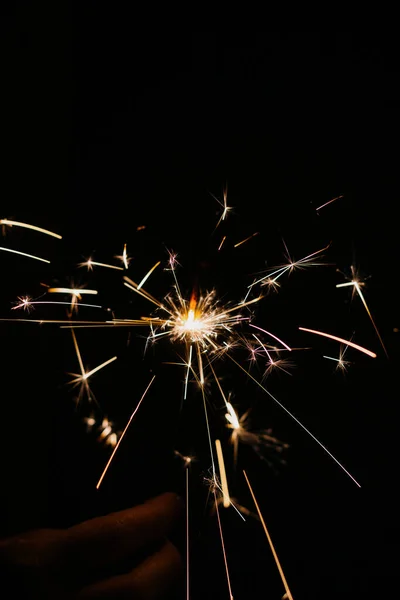 Koyu arkaplanda maytap