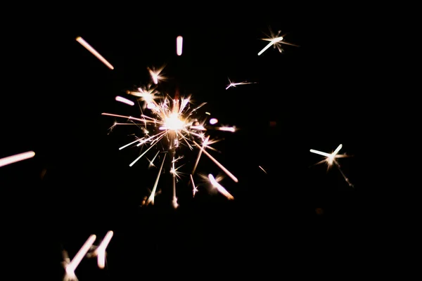 Koyu arkaplanda maytap