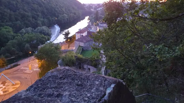 La vida es hermosa, paisajes y vacaciones, disfrutar del aire libre y amar la vida 