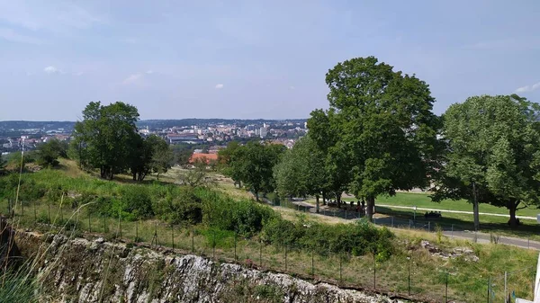 La vida es hermosa, paisajes y vacaciones, disfrutar del aire libre y amar la vida 