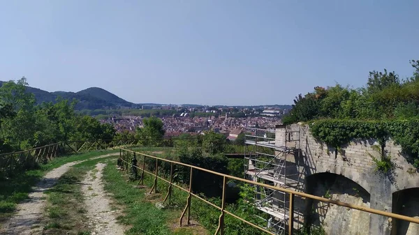 La vida es hermosa, paisajes y vacaciones, disfrutar del aire libre y amar la vida 