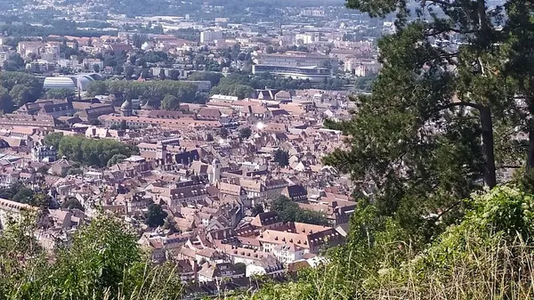 La vida es hermosa, paisajes y vacaciones, disfrutar del aire libre y amar la vida 
