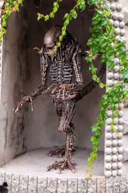 uzaylı heykeli gerçek boyutta