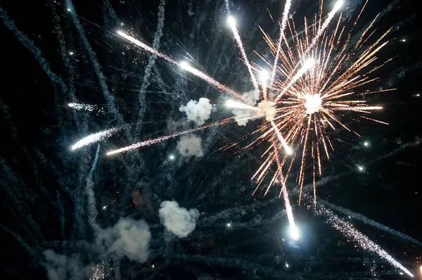 Gökyüzünde havai fişekler