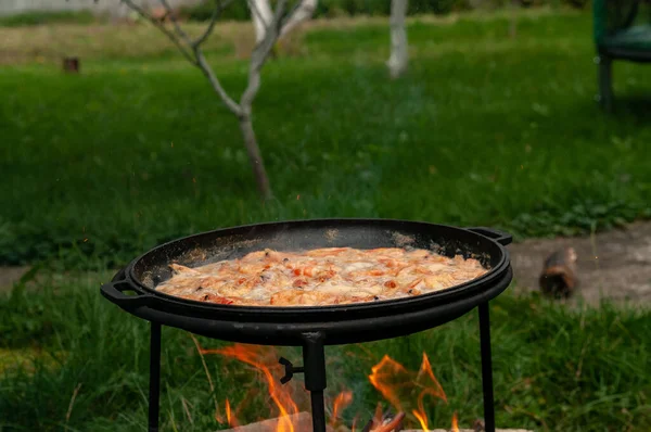 Utomhus Lägereld Järn Platta Med Räkor — Stockfoto