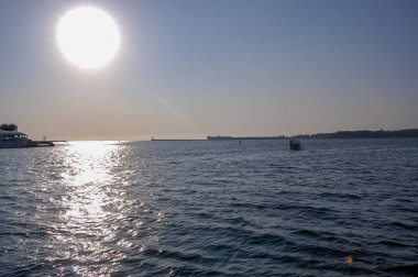 deniz suyu ve gökyüzü yapısı