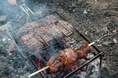 Açık hava barbekü kampı şöminesi yakın çekim
