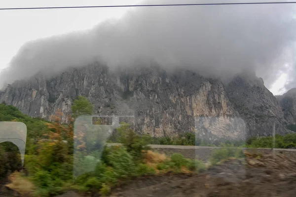 Klod Mgła Nad Górskim Krajobrazem Składu — Zdjęcie stockowe