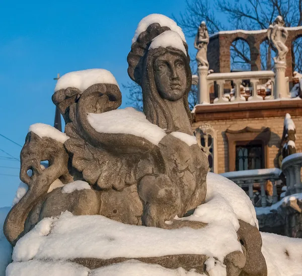 Çılgın Ukraynalı heykeltraş mimarisinin evi