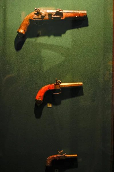 博物馆展品 武器样本和盔甲展览 — 图库照片