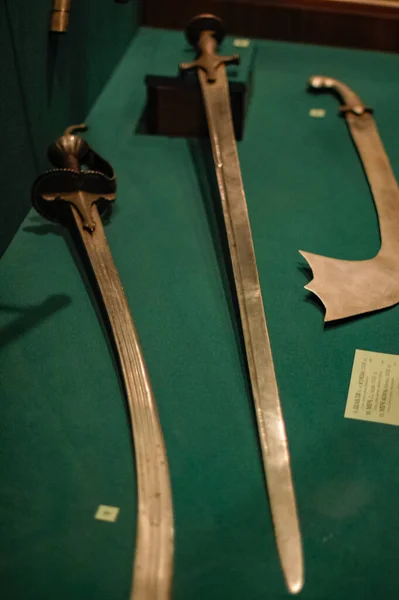 博物馆展品 武器样本和盔甲展览 — 图库照片