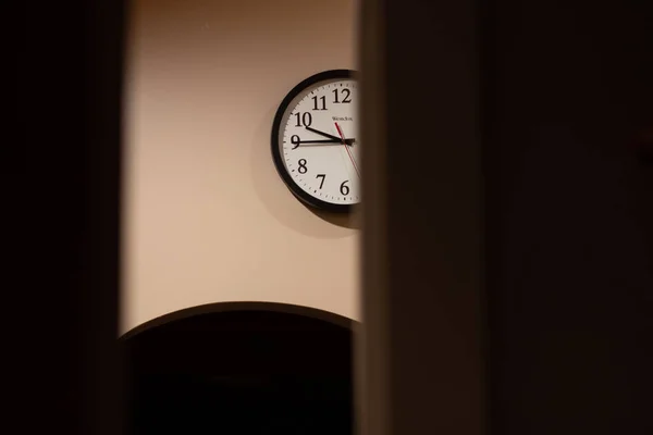 Looking Clock Wall — Stock Photo, Image