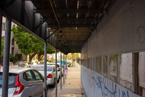 Los Angeles 'ta bir binanın yenilenmesi