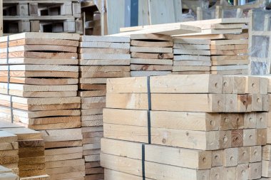 Depoda kullanılacak sanayi ahşap işleme (chamcha wood) malzemesi dekor ev ve ofis için bir mobilya yapmak