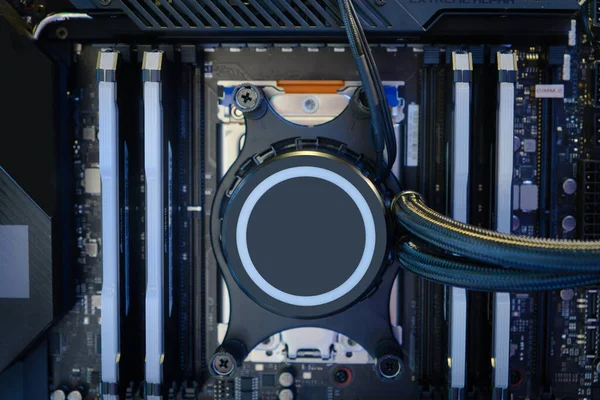 Close Cooling Pump Die Geïnstalleerd Cpu Aansluiting Het Moederbord Voor — Stockfoto