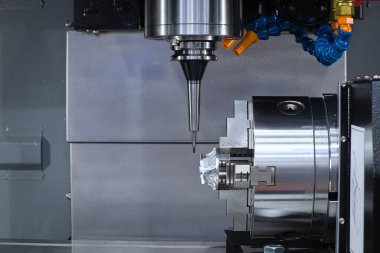 Akıllı fabrika, sanayi 4.0 'daki metal işleri için CNC Machine' de yakın çekim sondaj ve cilalama.