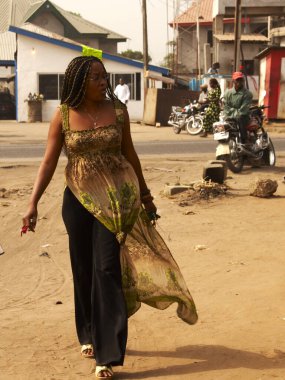  Canon EOS 350D DIGITAL, 2007 Resmi, Nijerya, İkot Abasi sokaklarında