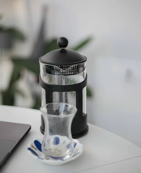 Türk çayı ve Fransız presi.