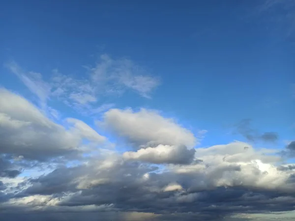 Puesta Del Sol Nubes Cielo Azul Naturaleza Tarde Mirando Hacia — Foto de Stock