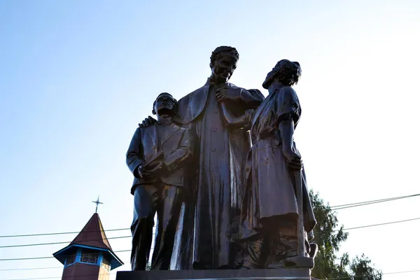 Aziz John Bosco Don Bosco 'nun antik bir heykeli, rahip, günah çıkarıcı, Katolik Kilisesi' nin kurucusu Sardunya Krallığı 'nda doğmuş ve 19. yüzyılda sokak çocuklarıyla birlikte Torino, İtalya' da ölmüş..