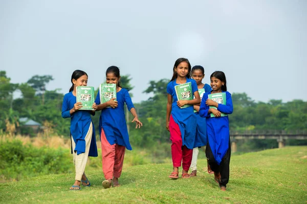 Говенгат Бангладеш Ноября 2019 Года Группа Молодых Девушек Подростков Идущих — стоковое фото