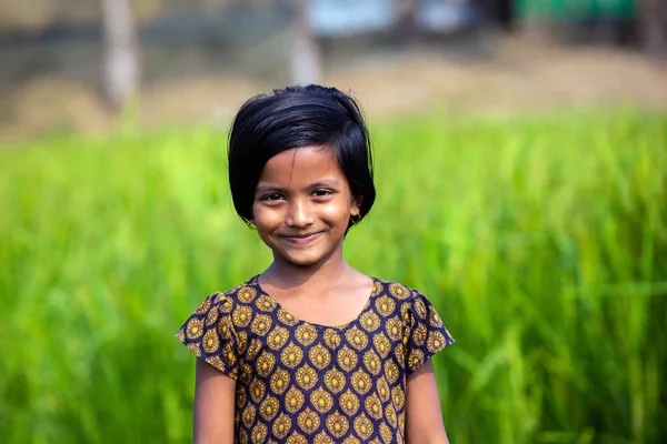 Говенгат Бангладеш Ноября 2019 Года Средний План Маленькой Девочки Позирующей — стоковое фото