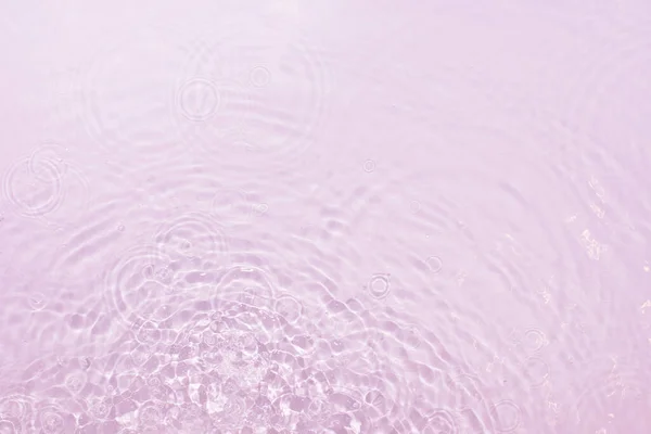 Fundo Água Rosa Com Água Salpicando Círculos Fluindo Ótima Ideia — Fotografia de Stock