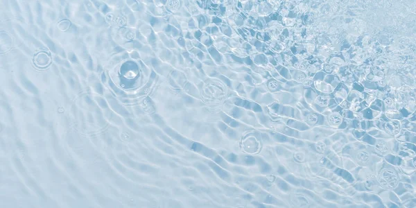 水滴や円からの振動 トップビューと水青の背景 きれいで透明な表面からのバナー 美しい背景 — ストック写真