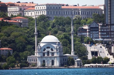 Ortak Oy Camii Boğaz Görünümü
