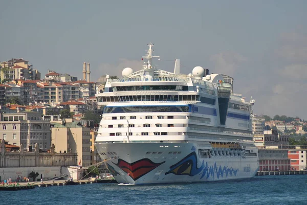 27-07-2014 İstanbul-Türkiye: Galataport 'taki AIDADIVA Yolcu Gemisi