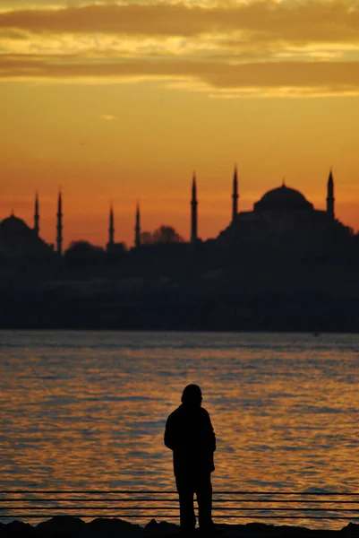 Watching Istanbul Sunset Uskudar — Stock Photo, Image