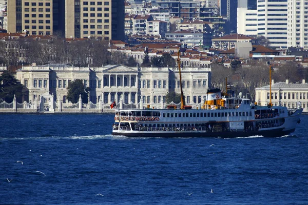 2022 Istanbul Turquie Expédition Ferry Beikta Skdar Sur Bosphore — Photo
