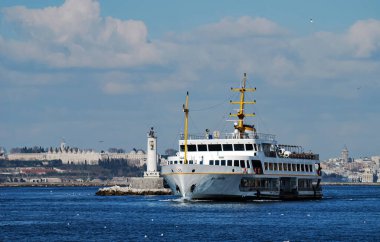 10-01-2011 İstanbul-Türkiye: Boğazdaki Feribot Seferi
