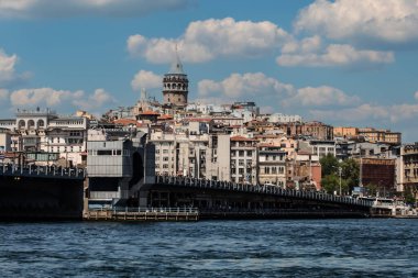 12-05-2022 İstanbul-Türkiye: Galata Kulesi, Galata Köprüsü, Karaky ilçesi ve Altın Boynuz