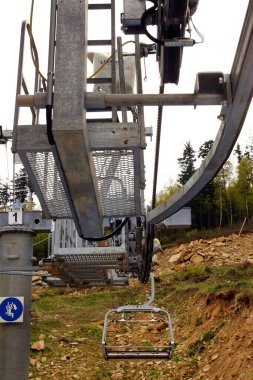 Sıcak şarap, domuz yağı ve soğanlı bir dilim ekmek.