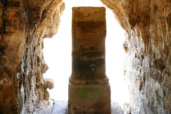 Roma İmparatorluğu döneminden bir dönüm noktası, Caesarea yakınlarında..