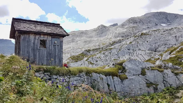 スイスアルプス, Praettigau, Graubuenden,スイスにある旧税関の家. — ストック写真