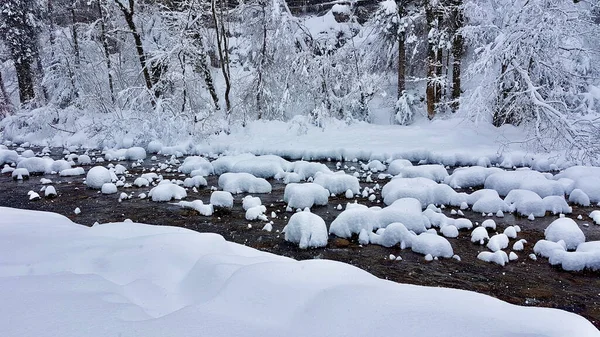 River Frutz covered in deep snow. Vorarlberg, Austria. — Fotografia de Stock