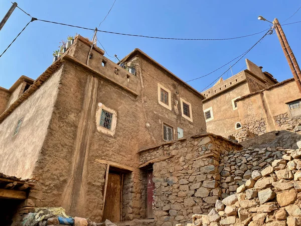 Typische stenen huizen in het Hoge Atlasgebergte. Imlil vallei, Marokko. — Stockfoto