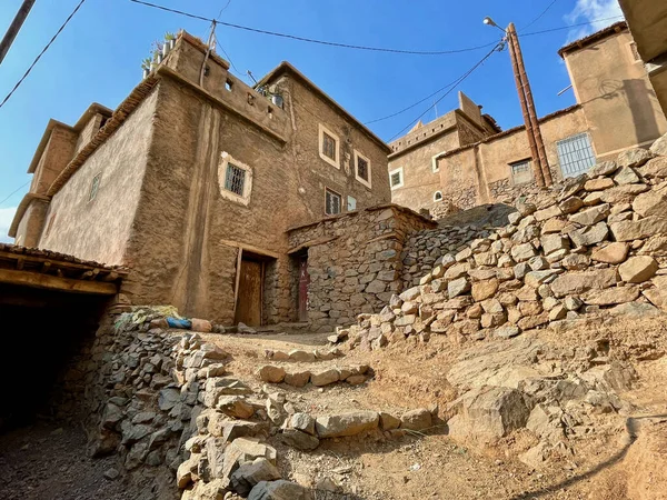 Traditioneel Marokkaans dorp Aguersioual, Imlil, Ait Mizzane Valley in het Hoge Atlasgebergte, Marokko. — Stockfoto