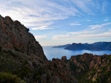 Calanche de Piana, UNESCO dünya mirası, gün batımında. Korsika, Fransa.